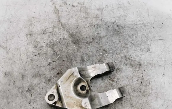 Nissan X-Trail T30 Fuel Injector clamp holder NOCODE
