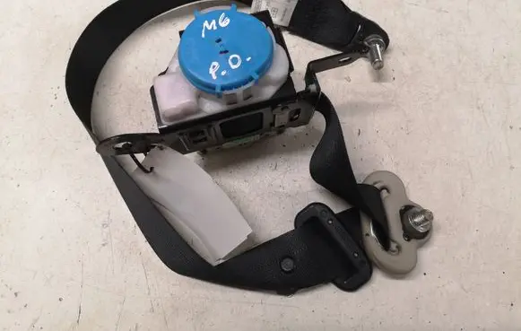 Mazda 6 Front seatbelt