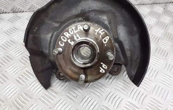 Toyota Corolla E110 Front wheel hub spindle knuckle