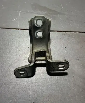 Toyota Avensis T270 Front door upper hinge 
