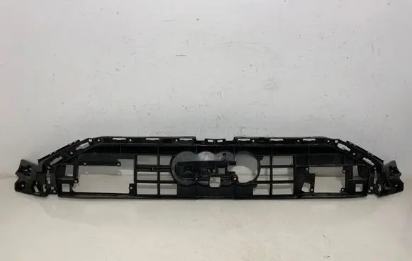 Audi A6 S6 C8 4K Front bumper upper radiator grill 4K0807233A