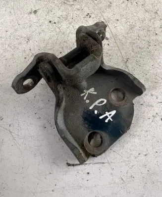Honda CR-V Front door lower hinge 