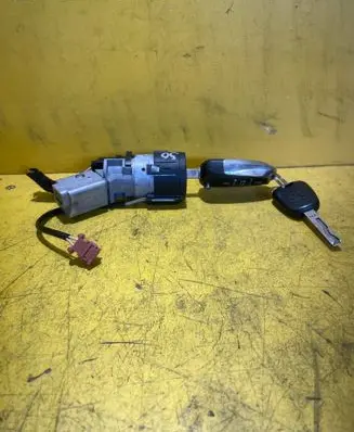 Peugeot 308 SW Ignition lock 9663123280