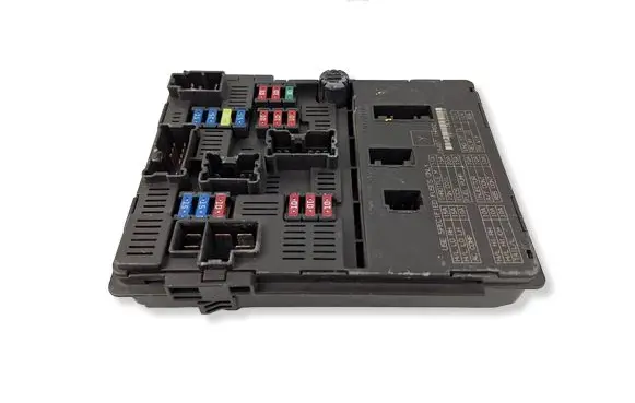 Nissan Micra Fuse module 284B71HR0C