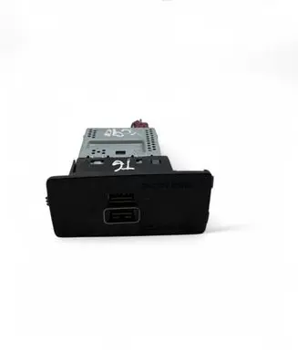Volvo XC90 USB socket connector 31407038