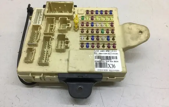 KIA Sorento Fuse module 97RA012341 954002P931