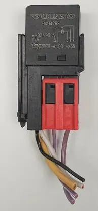 Volvo V70 Fuel pump relay 9494783