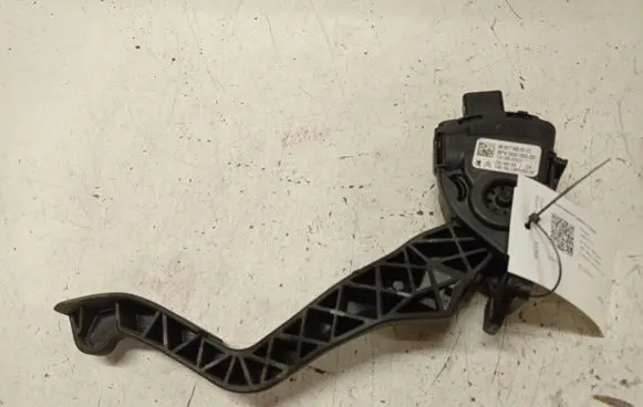 Peugeot 308 Accelerator throttle pedal 9680756880 6PV00908300