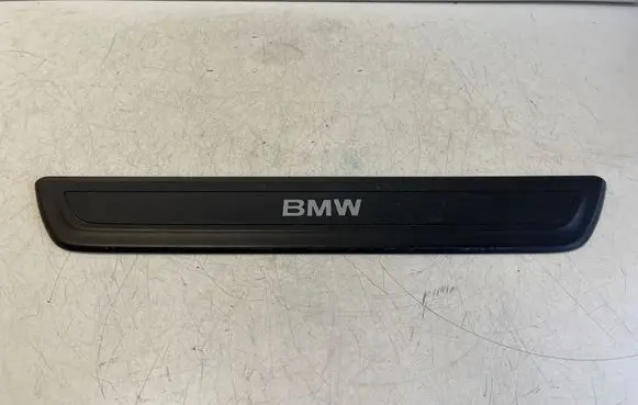 BMW X3 F25 Side skirt front trim 7205597