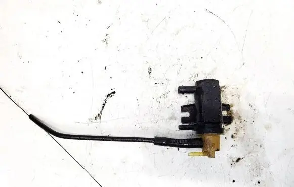 Mercedes-Benz E W212 Turbo solenoid valve a0091533128 15t072