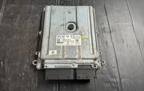 Mercedes-Benz S W221 Engine control unit/module A6421507391 0281013522