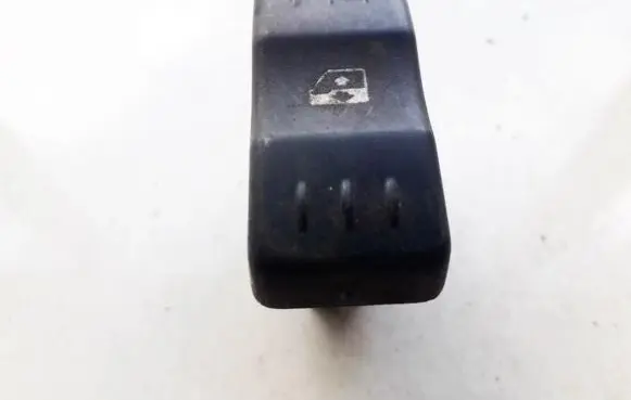 Citroen Xsara Picasso Electric window control switch 22681