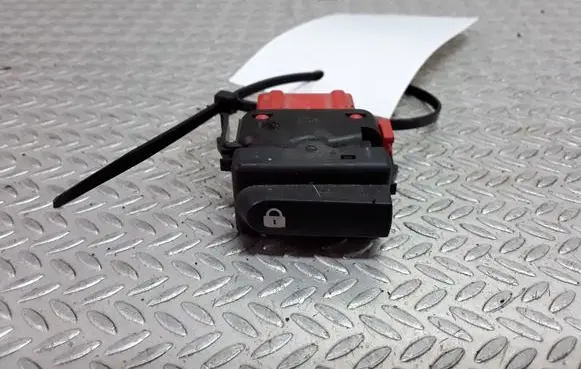 Renault Clio II Central locking switch button 