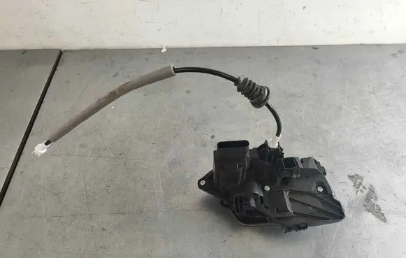 Volvo XC60 Front door lock 31440998