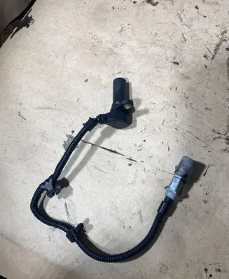 Volkswagen Transporter - Caravelle T5 Crankshaft position sensor 9805940