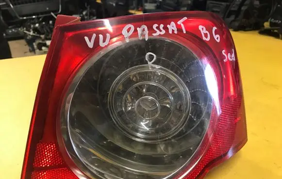 Volkswagen PASSAT B6 Rear/tail lights