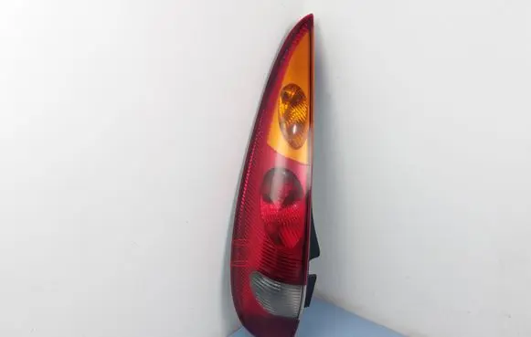 Nissan Almera Tino Rear/tail lights 89303870