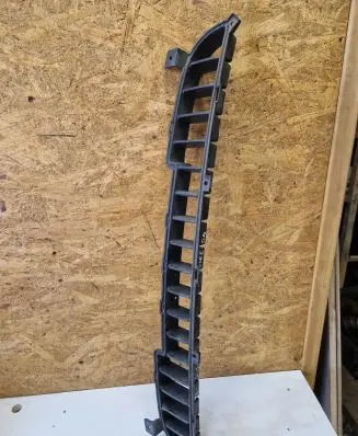KIA Sorento Front bumper lower grill 865613E500