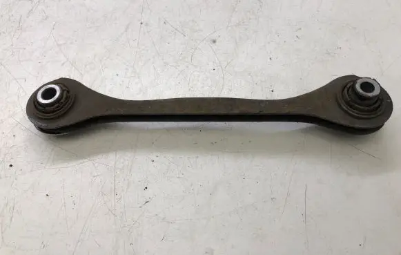 Volkswagen Golf VI Rear suspension control arm 
