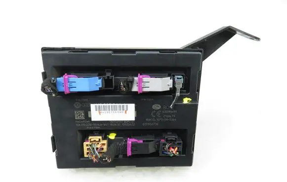 Volkswagen Touareg I Central body control module 4H0907064AM