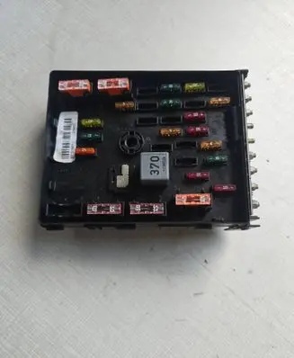 Volkswagen PASSAT B7 Fuse module 3C0937125