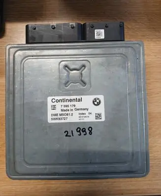 BMW 3 E90 E91 Engine control unit/module 7595179 DMEMSD812 5WK93727