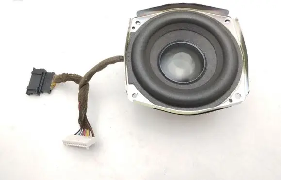 Maserati Quattroporte Subwoofer speaker