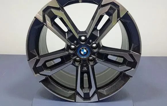 Hyundai ix20 R18 alloy rim 6898051
