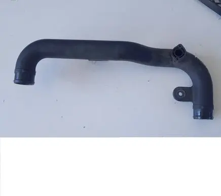 Volkswagen PASSAT B5 Intercooler hose/pipe 8D0145840M