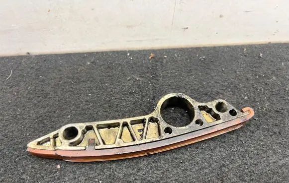 Audi A4 S4 B7 8E 8H Slide rail for timing chain 059109469E 059109