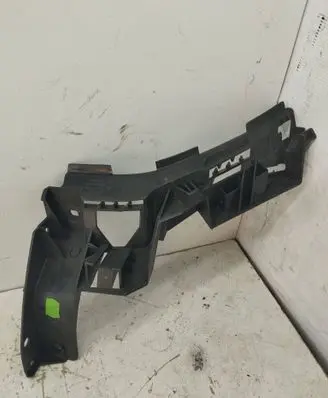 Volkswagen Golf Plus Rear bumper mounting bracket 5M0807394A