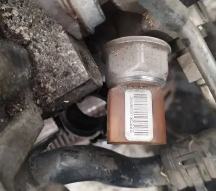 Volkswagen Tiguan Fuel pressure sensor 330803125228