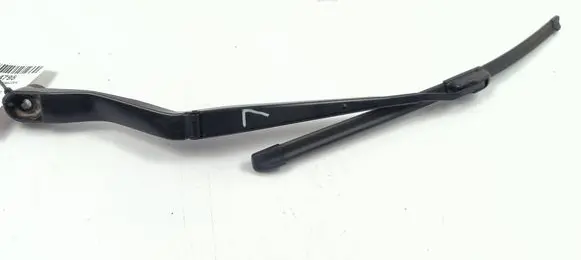 Front wiper blade arm