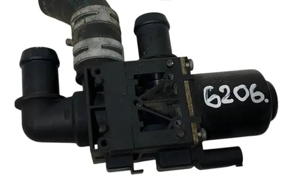 BMW 5 F10 F11 Coolant heater control valve 9153079 64129153079