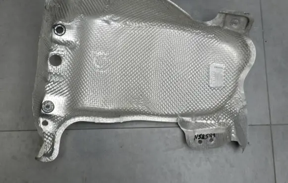 Volkswagen Golf VIII Exhaust heat shield 5Q0825729C