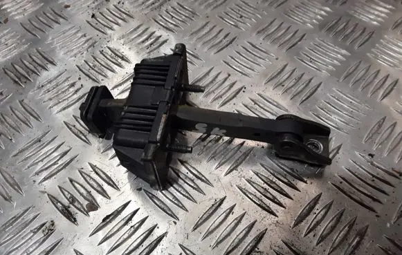 Toyota Avensis T250 Rear door check strap stopper
