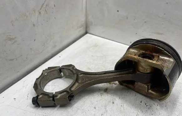 Lexus RX 330 - 350 - 400H Piston with connecting rod