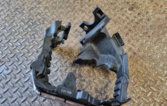 Volvo XC60 Heat shield in engine bay 32252302