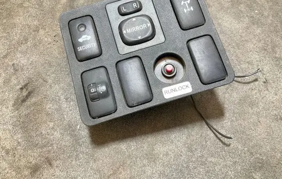 Toyota Hilux (AN10, AN20, AN30) Other switches/knobs/shifts 554460K060