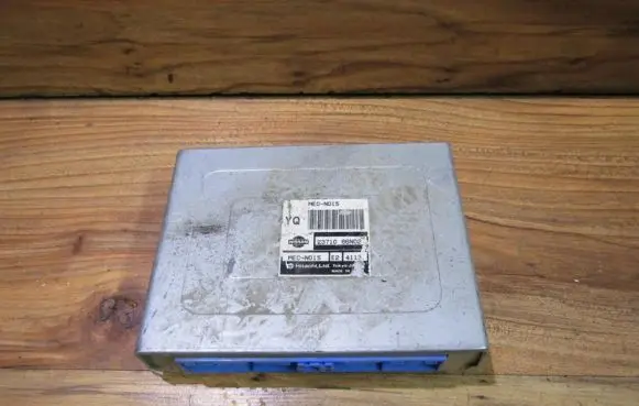 Nissan Primera Engine control unit/module 2371086n02 mec-n015