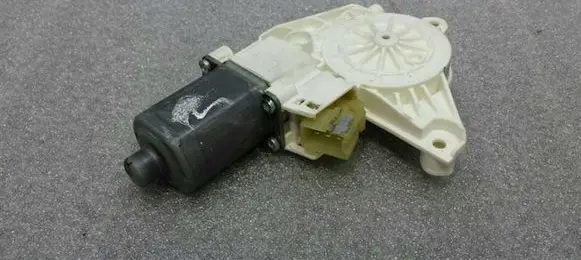 Mercedes-Benz ML W164 Front door window regulator motor A2518200742