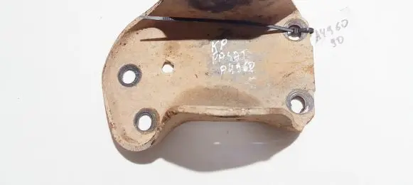 Volkswagen PASSAT B4 Engine mounting bracket