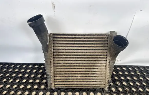 Audi Q7 4L Intercooler radiator 7L6145803D