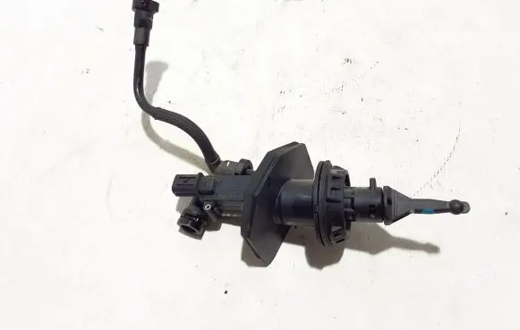 Mazda CX-3 Clutch master cylinder KD4341400B