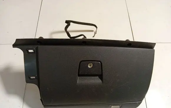 Volvo V50 Glove box 8626141