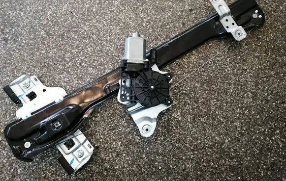 Buick Encore I Front door window regulator with motor 98830SUV11