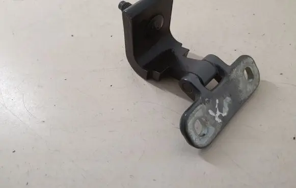Audi Q2 - Tailgate/trunk/boot hinge 8V3827299B