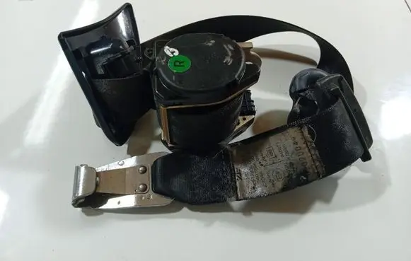 Volkswagen Sharan Rear seatbelt 420049