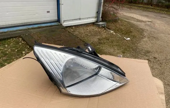 Ford Focus Headlight/headlamp