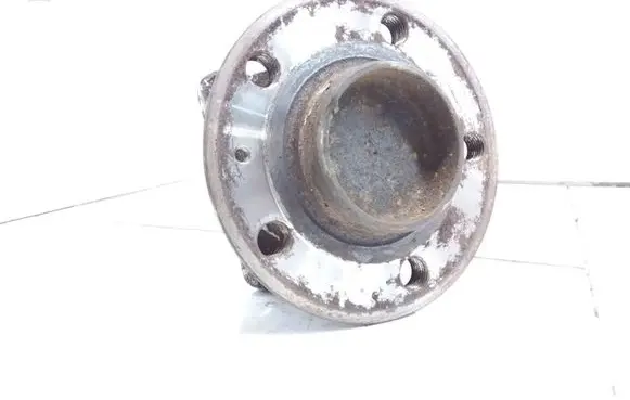 Rear wheel hub